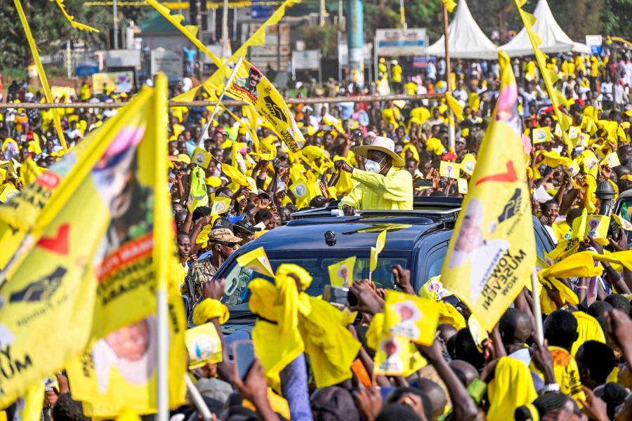 Museveni Highlights NRM Achievements to Supporters in Hoima