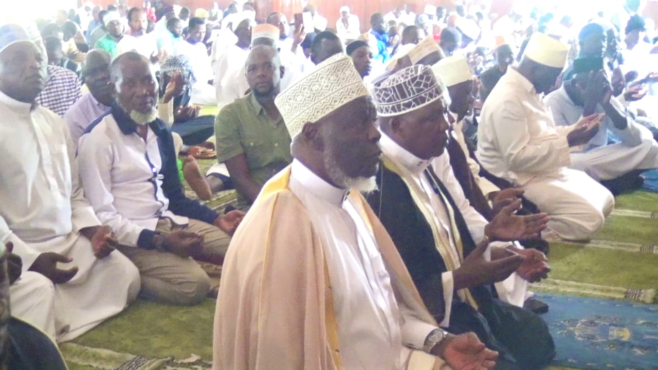 Muslims Nationwide Hold Special Prayers for Peaceful Elections