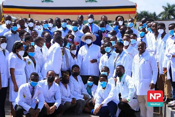 Doctors Congratulate Museveni, Express Concern Over Besigye’s Health