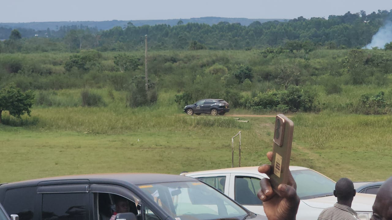Tension Erupts Outside Butambala Court as Kivumbi Supporters Chase Away Magala