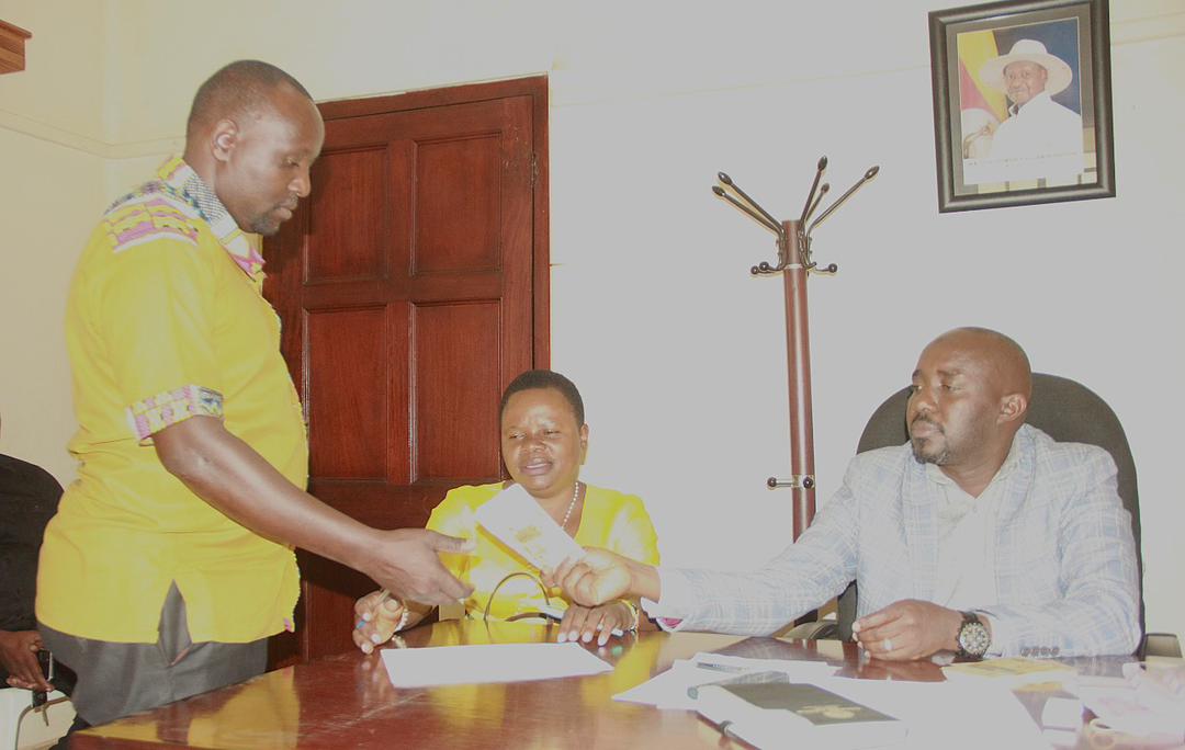 Museveni Compensates Shs55m to Hoima THOROUGH Group Members After Campaign Scam