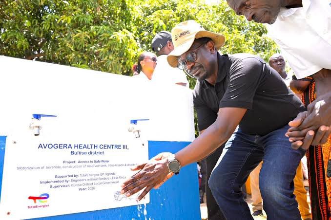 Buliisa Leaders Raise Alarm Over Vandalised Road Signs