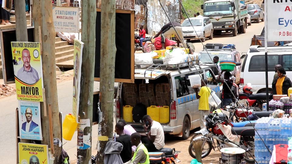 Ibanda Town Battles Traffic Chaos as Taxi Operators Ignore Designated Parks