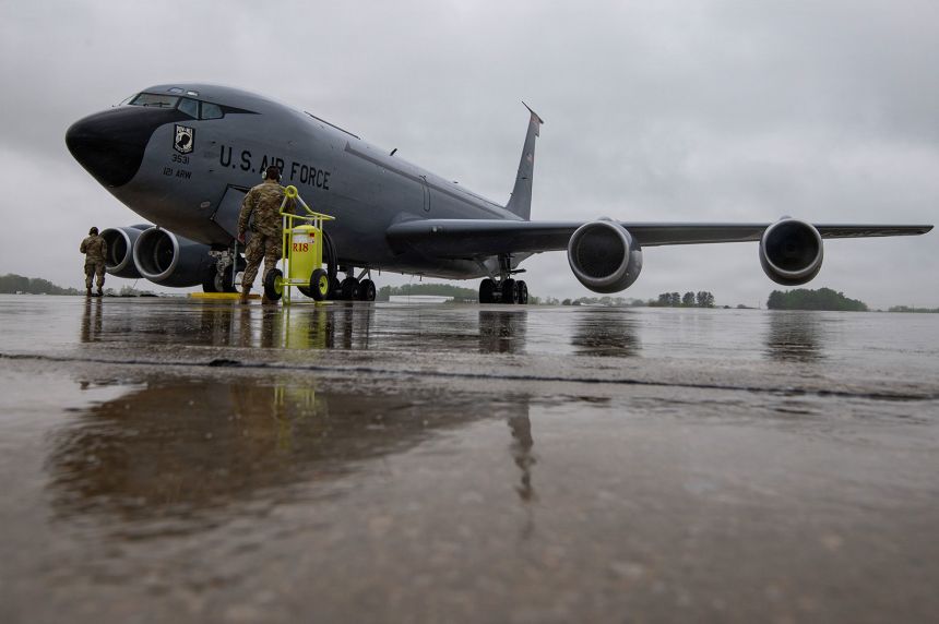 US military announces rescue effort after fuelling aircraft crashes in Iraq