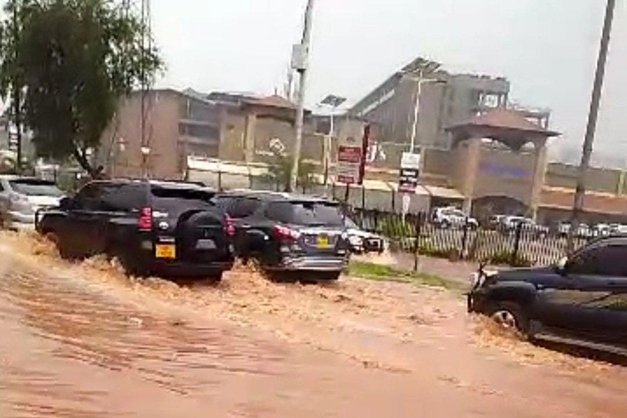 Kyambogo Flooding Cuts Off Jinja Highway