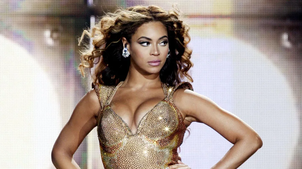 Sony removes 135,000 'deepfakes' of its artists' music