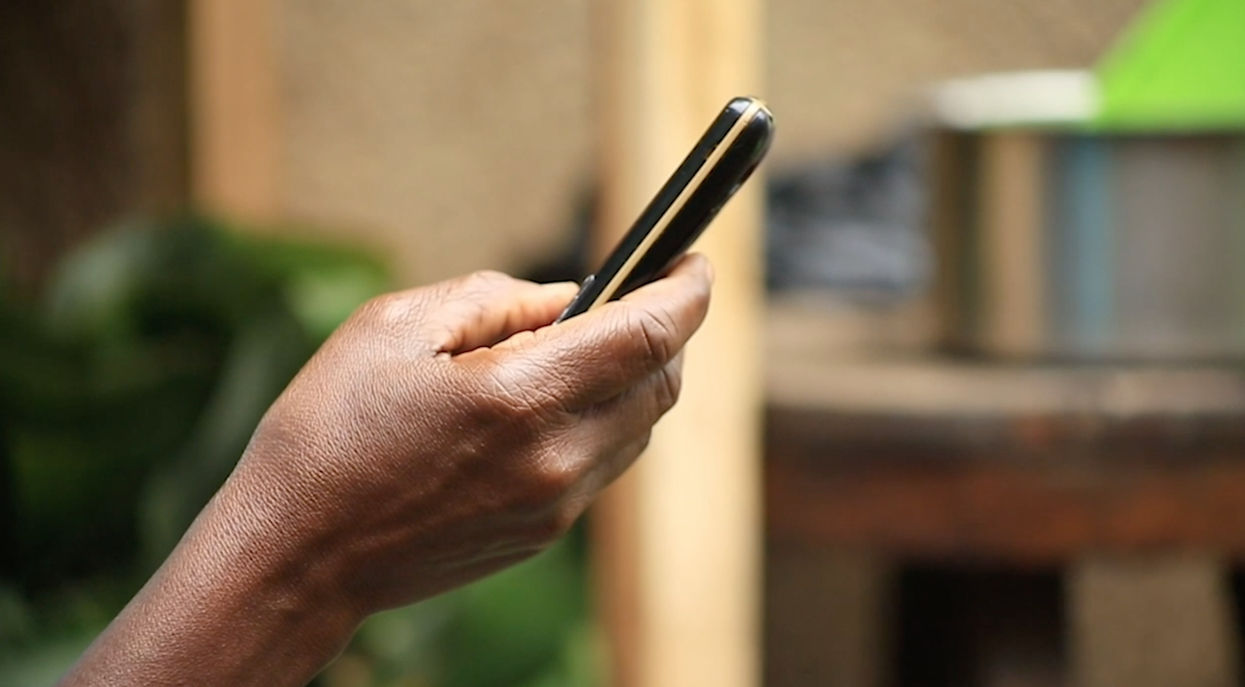 Experts Push for Tax Cuts on Entry-Level Smartphones to Close Digital Gender Gap