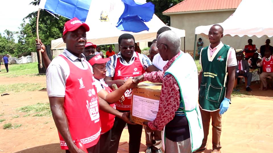 Bugerere Leaders Provide Relief Support to People Living with HIV/Aids