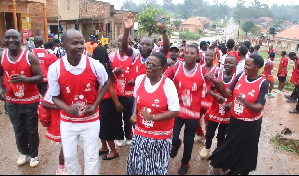 Kooki residents brave rain to join Kabaka Birthday Run against HIV/AIDS