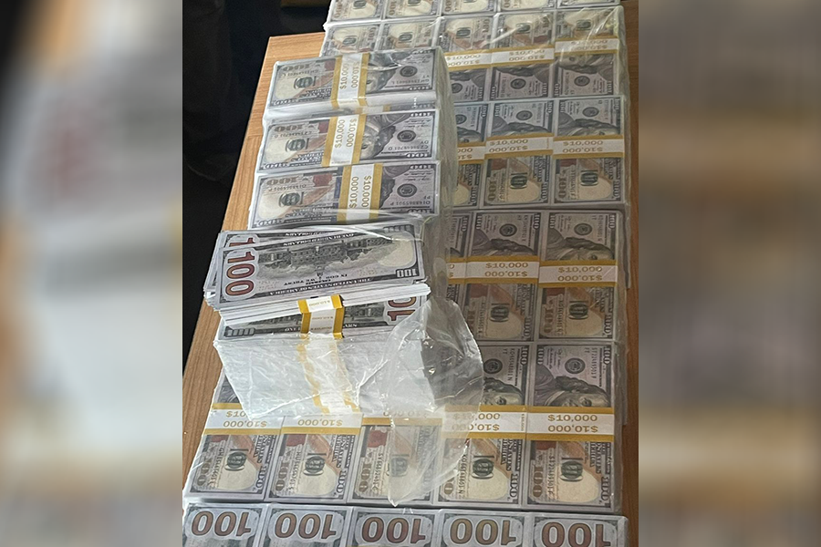 Customs Officer Exposes $10m Cash Concealed by Traveller