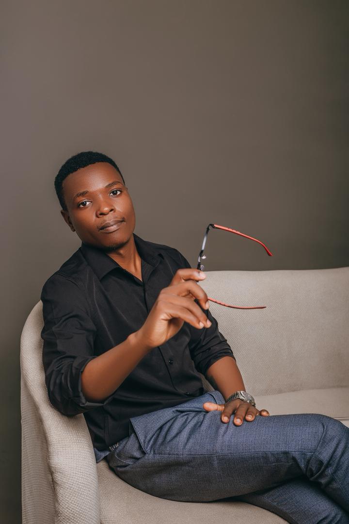 Nellie Shades founder Nelson Muyimbwa tackles digital strain , equatorial sunlight with local innovation