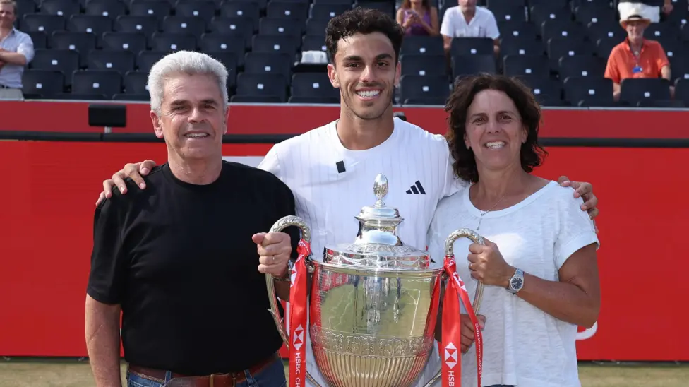 Cerundolo's dad conquers fear of flying to watch son win Queen's