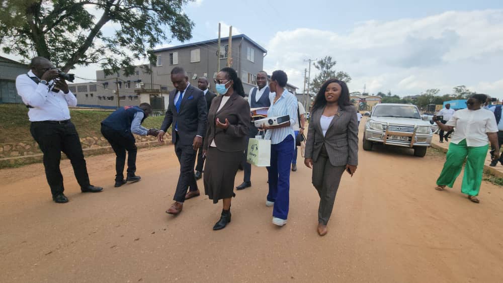 Besigye Lawyers Accuse Luzira Prison of Blocking Court Preparation