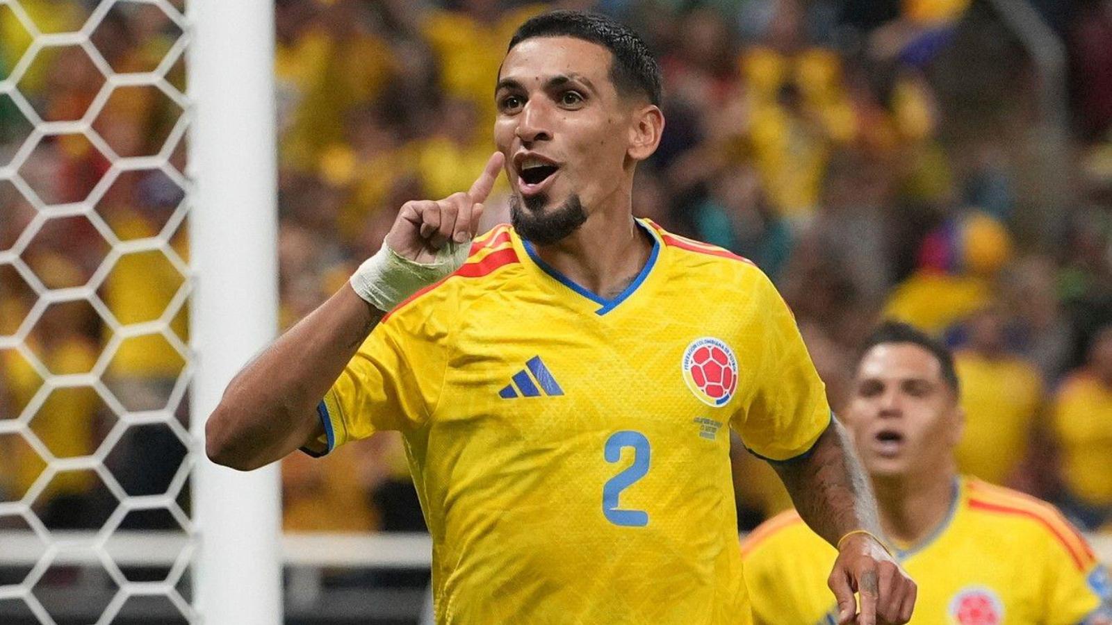 Munoz fires Colombia into last 32 with win against DR Congo
