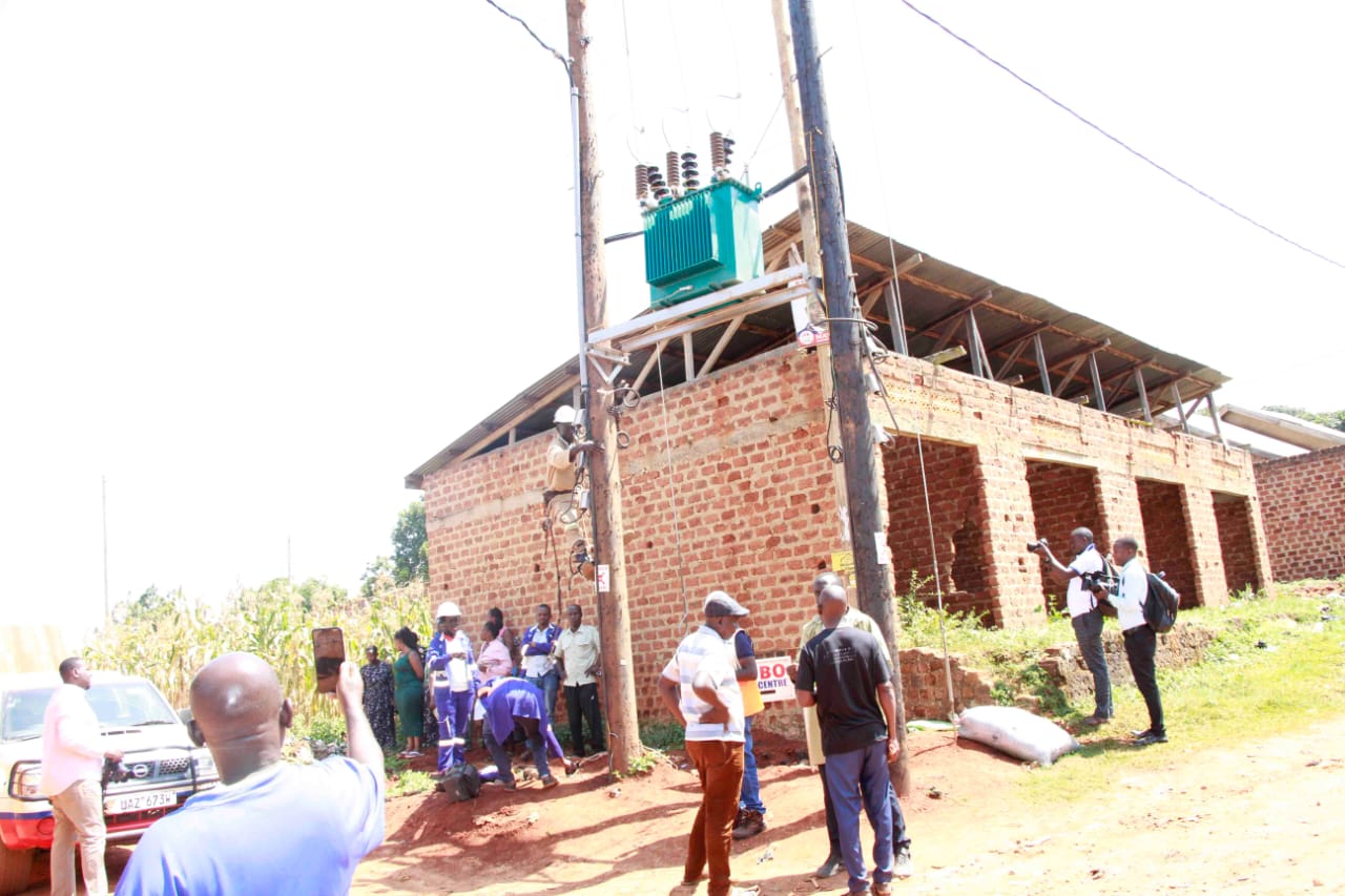 Residents Confront UEDCL Officials Over Persistent Power Outages in Nansana