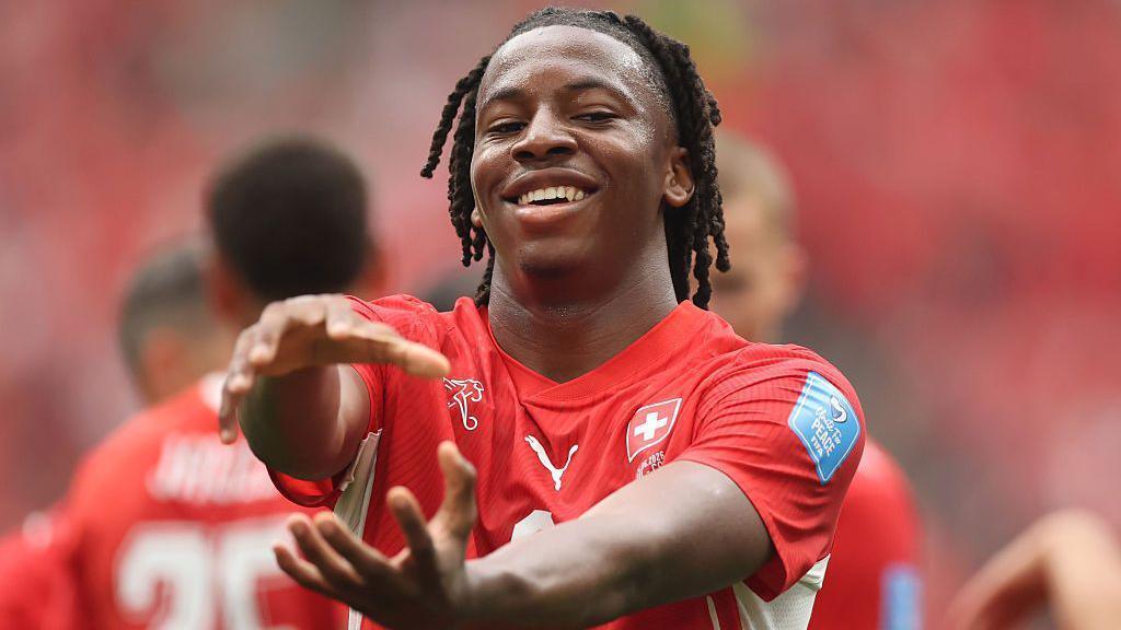 Villa complete club record Manzambi signing