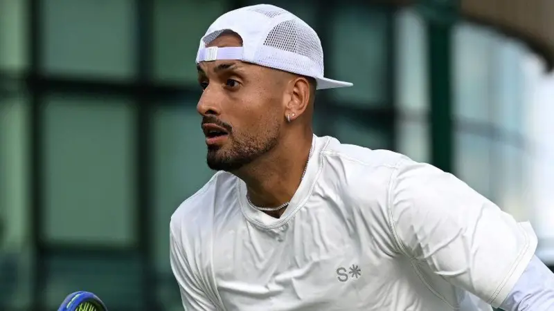 Kyrgios swears at umpire on Wimbledon return