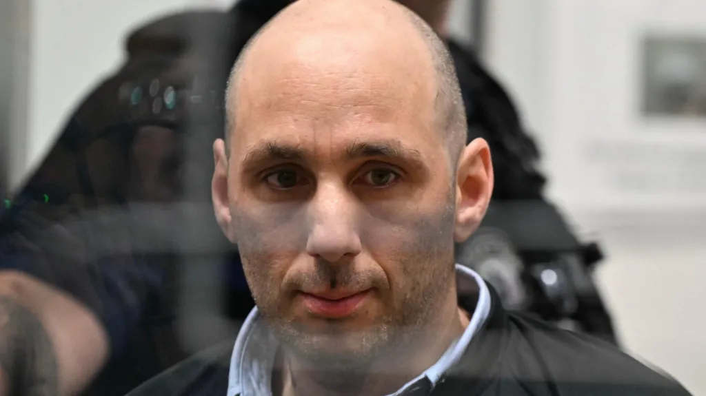 Frenchman convicted of 2020 murder of wife confesses from jail