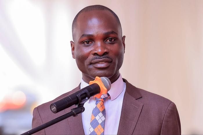 Works Minister Orders Contractors Back to Stalled Road Projects