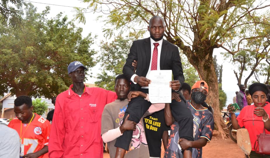 Traffic Disrupted as LC1 Aspirants Draw Large Crowds During Nominations in Nansana