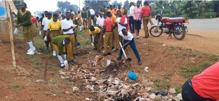Mukono Residents, Schools Embrace Monthly Community Work Initiative