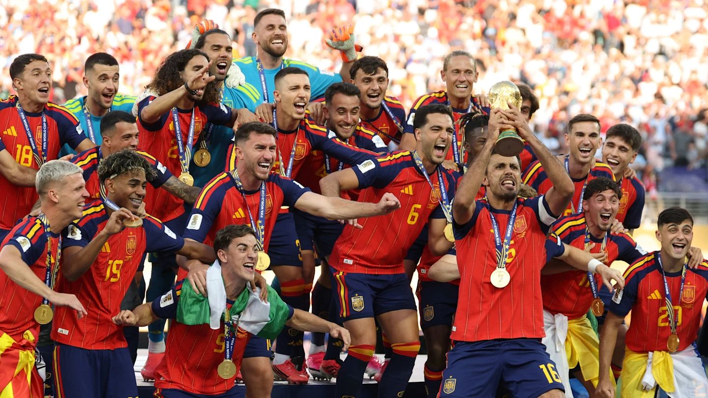 Spain Beat 10-Man Argentina to Win World Cup