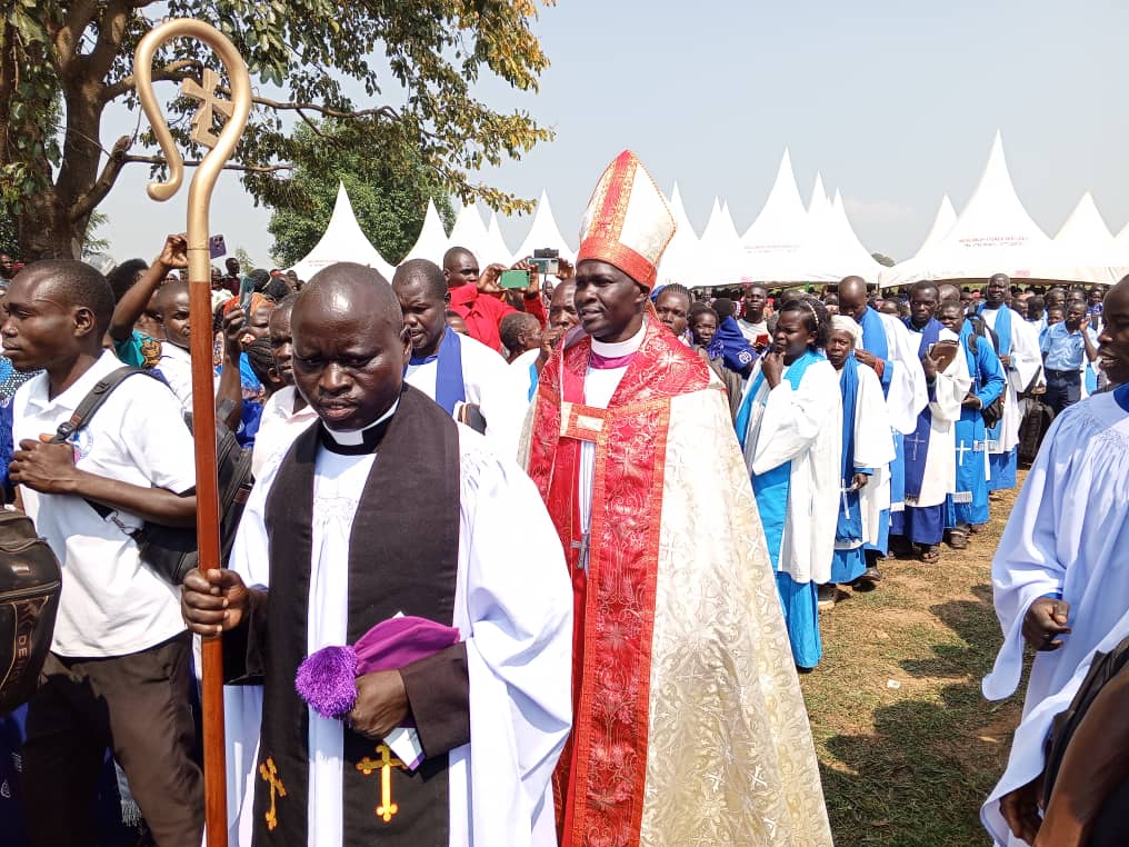 Rev. Okunya ordains new leaders for Reformed Anglican Church