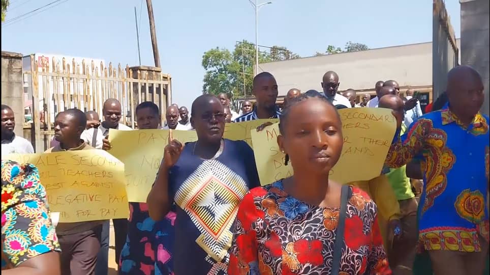 Teachers storm Mbale City offices over salary delays