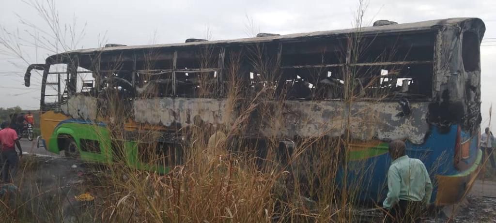 Bus catches fire in Nwoya