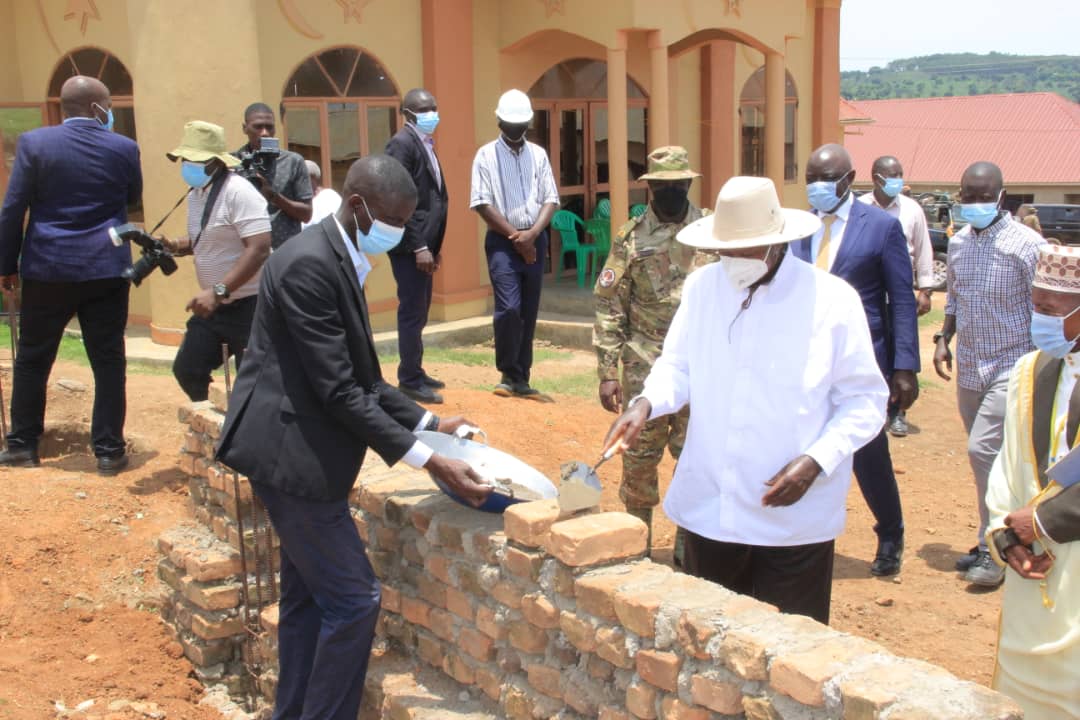 Museveni urges local in Lwengo on having smaller families