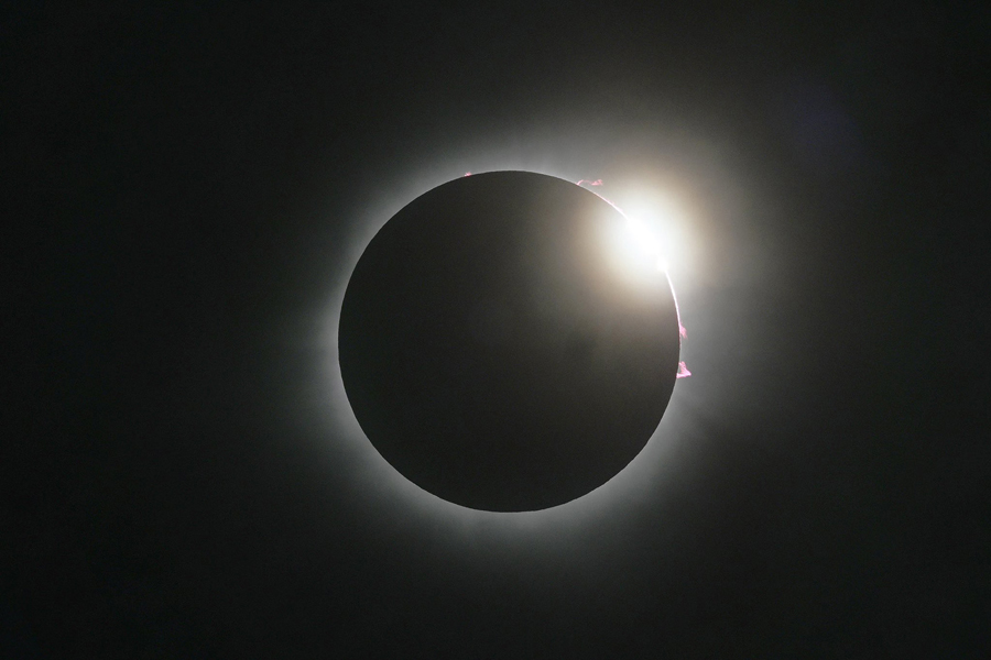 PICTURES | Stunning images of solar eclipse that transfixed North America