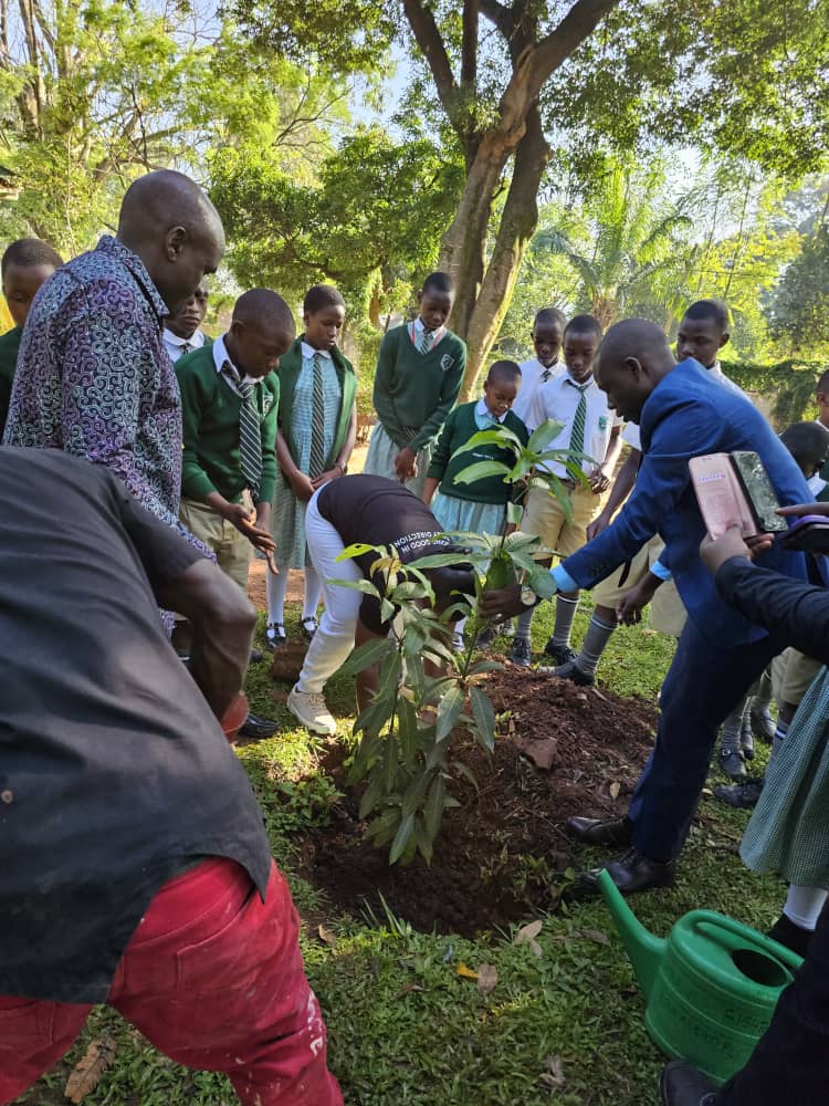 Sheraton plants trees, adds face to World Earth Day