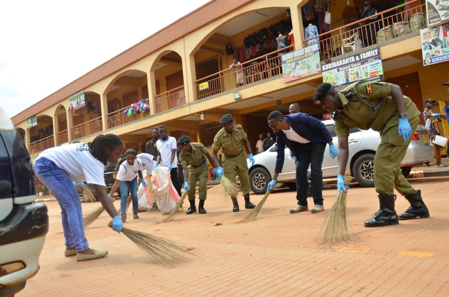 Journalist clean Kabale town