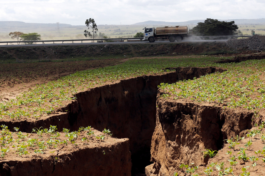 Concern as huge cracks form in Kenya's Rift Valley