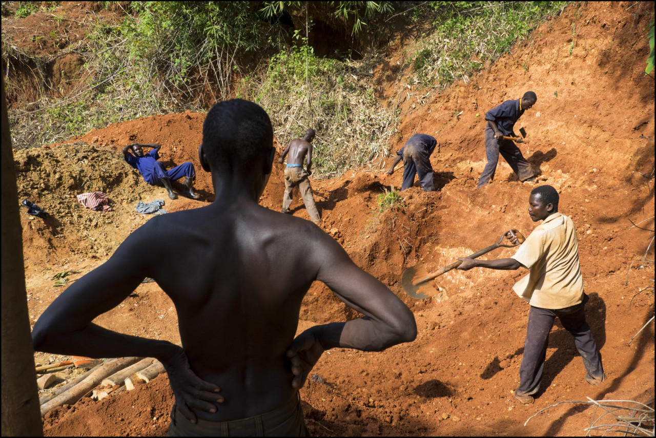 Illegal open-pit mining costing lives, environment in Busia