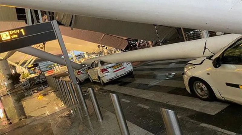 One dead as roof collapse smashes cars at Delhi airport