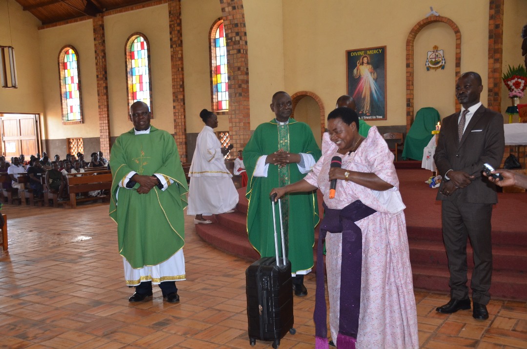 Hoima Catholic Hospital receives Shs300m from President Museveni