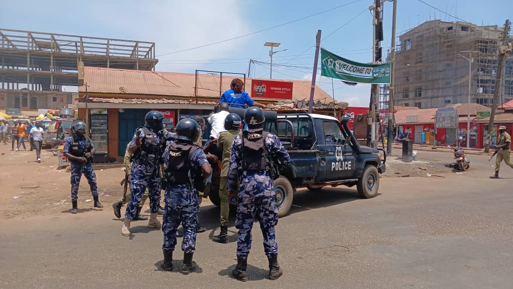 Police say Amuriat  arrested over unlawful assembly, assaulting officers