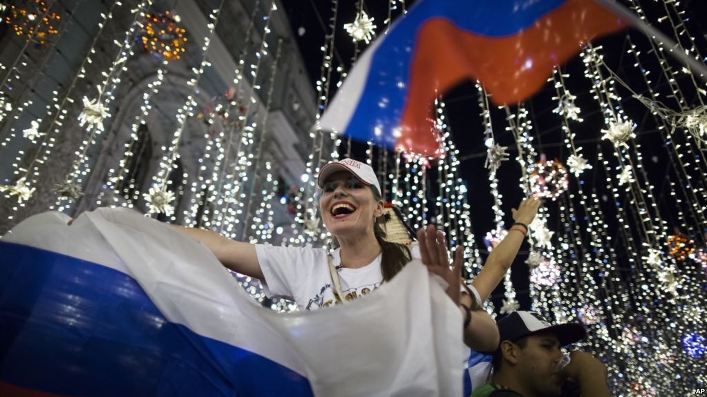 World Cup: Russian Fans Celebrate Once-maligned Team as Heroes