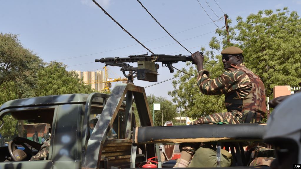 Niger loses 17 soldiers in ambush near Mali border