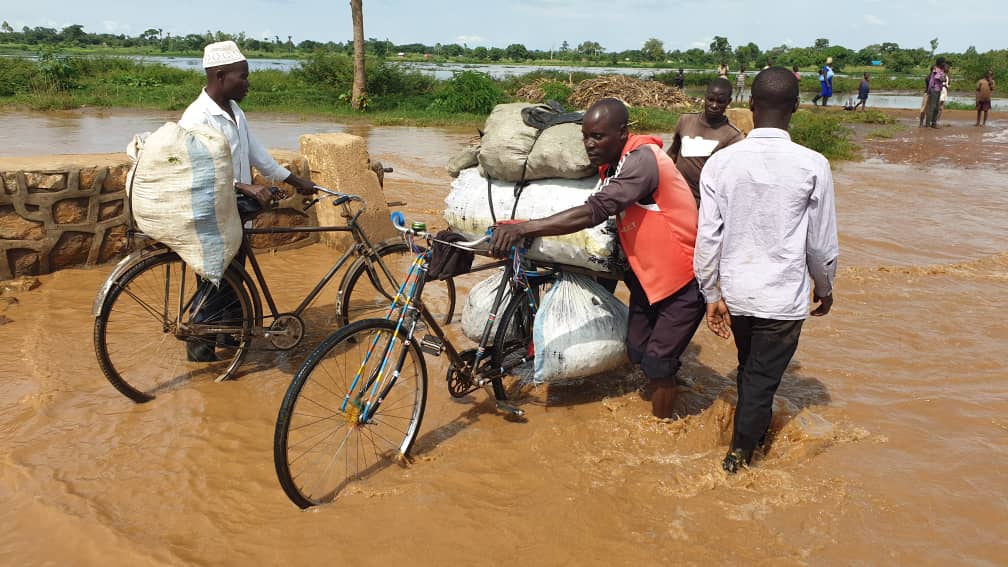 Heavy rains make Manafwa bridge impassable