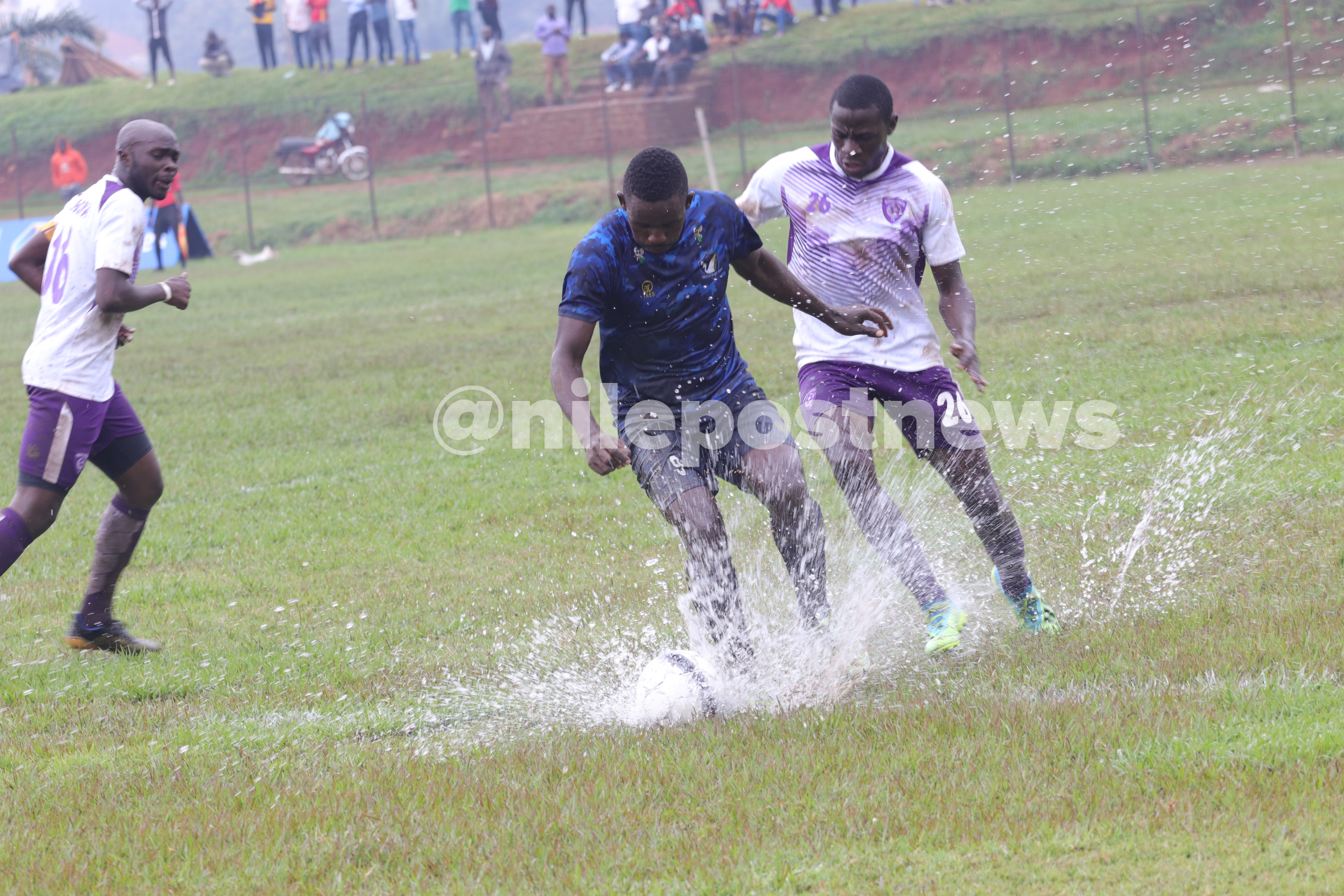 UPL: A wet Wankulukuku freezes Wakiso Giants, Bright Stars to a stalemate