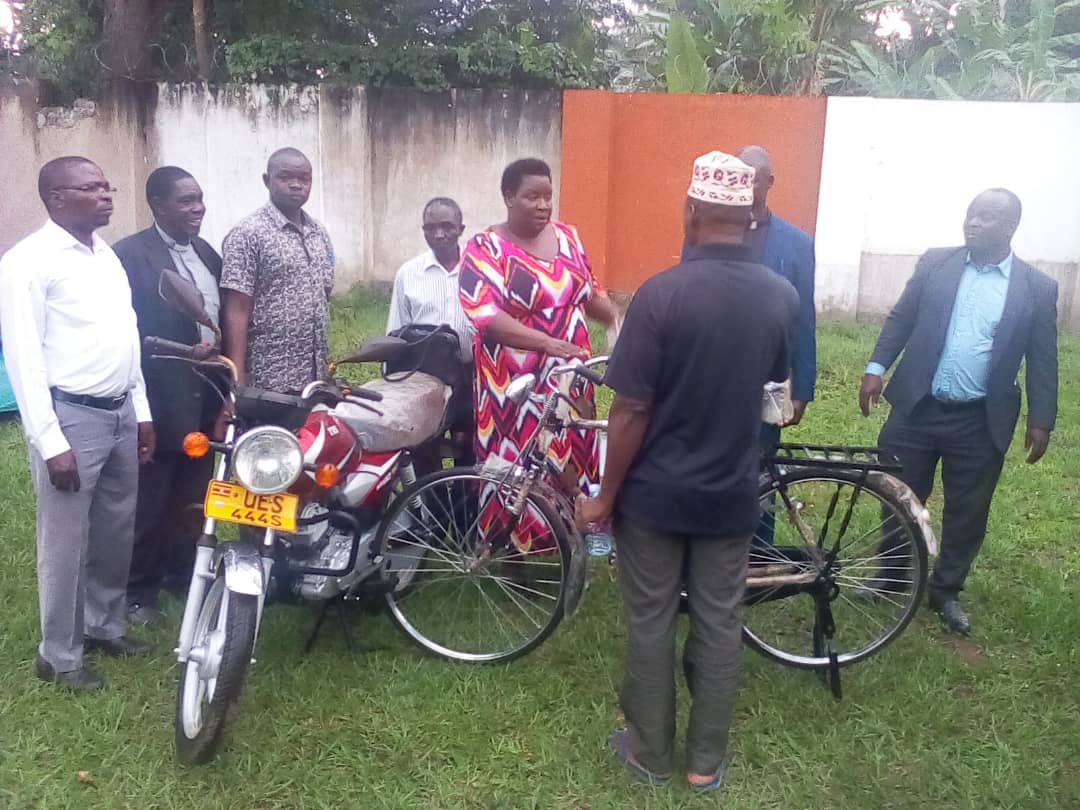 Kibuku RDC Najjuma Senkoole urges constituents to vote for focused Museveni