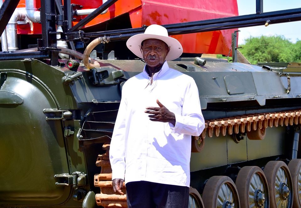 Museveni unveils Uganda’s first prototype firefighting, pest control tanker