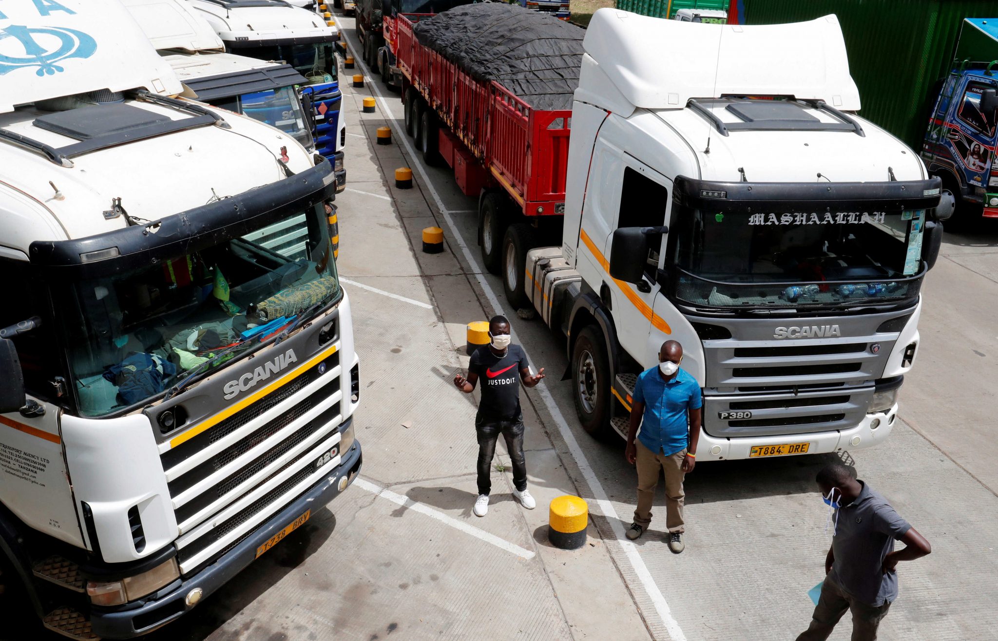 Lorry drivers in East Africa demand faster coronavirus testing