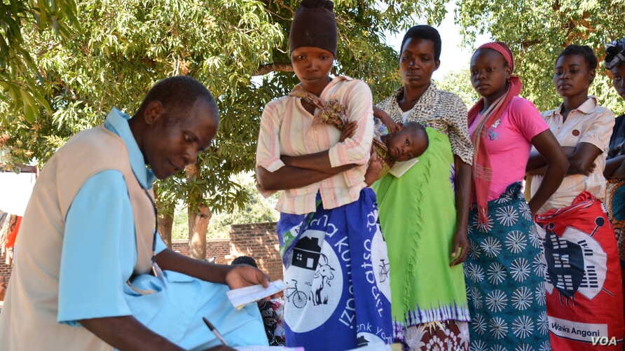 Malawi president introduces award for health workers fighting COVID-19
