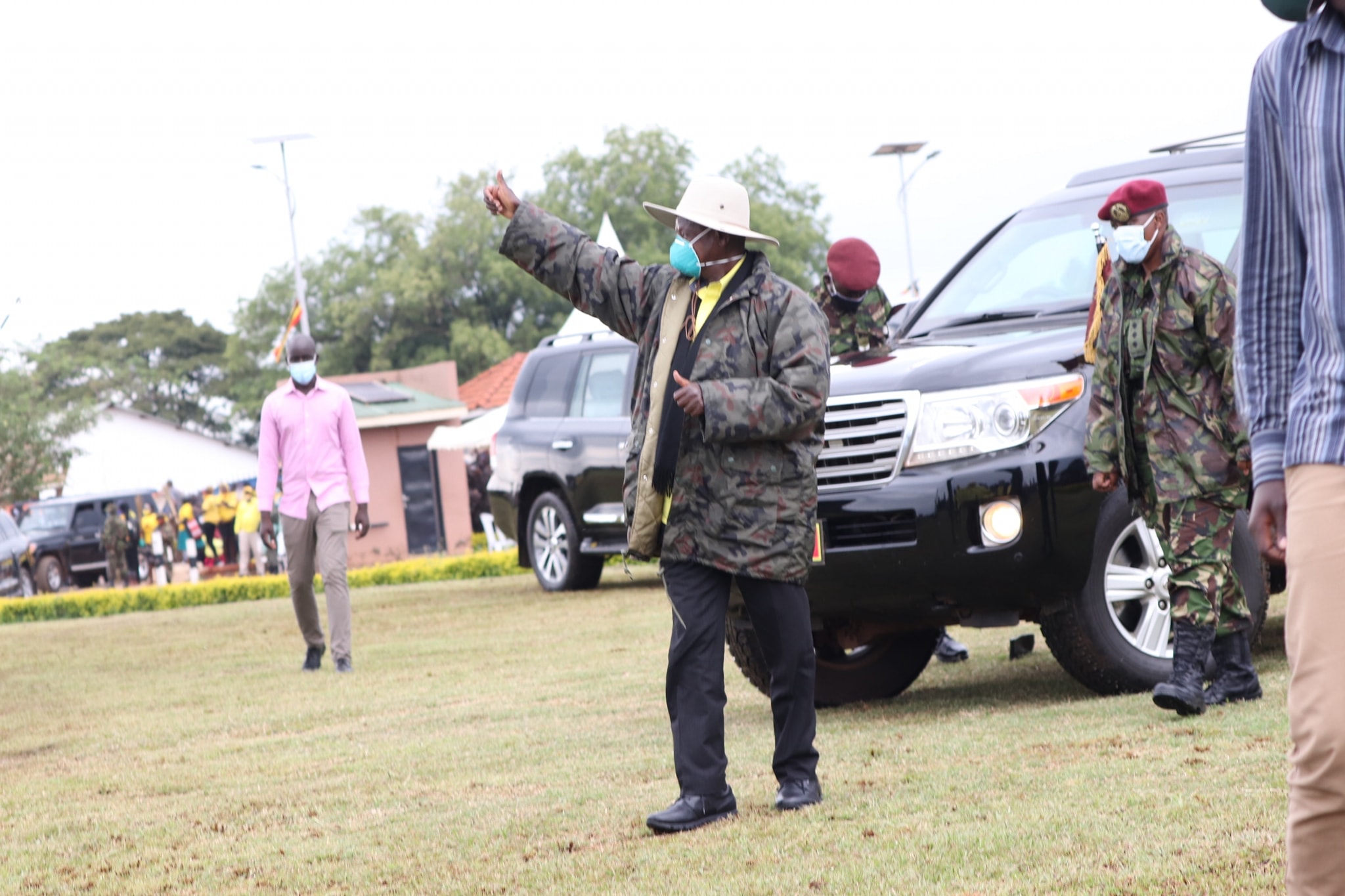 Museveni promises more shs146bn to districts for road construction