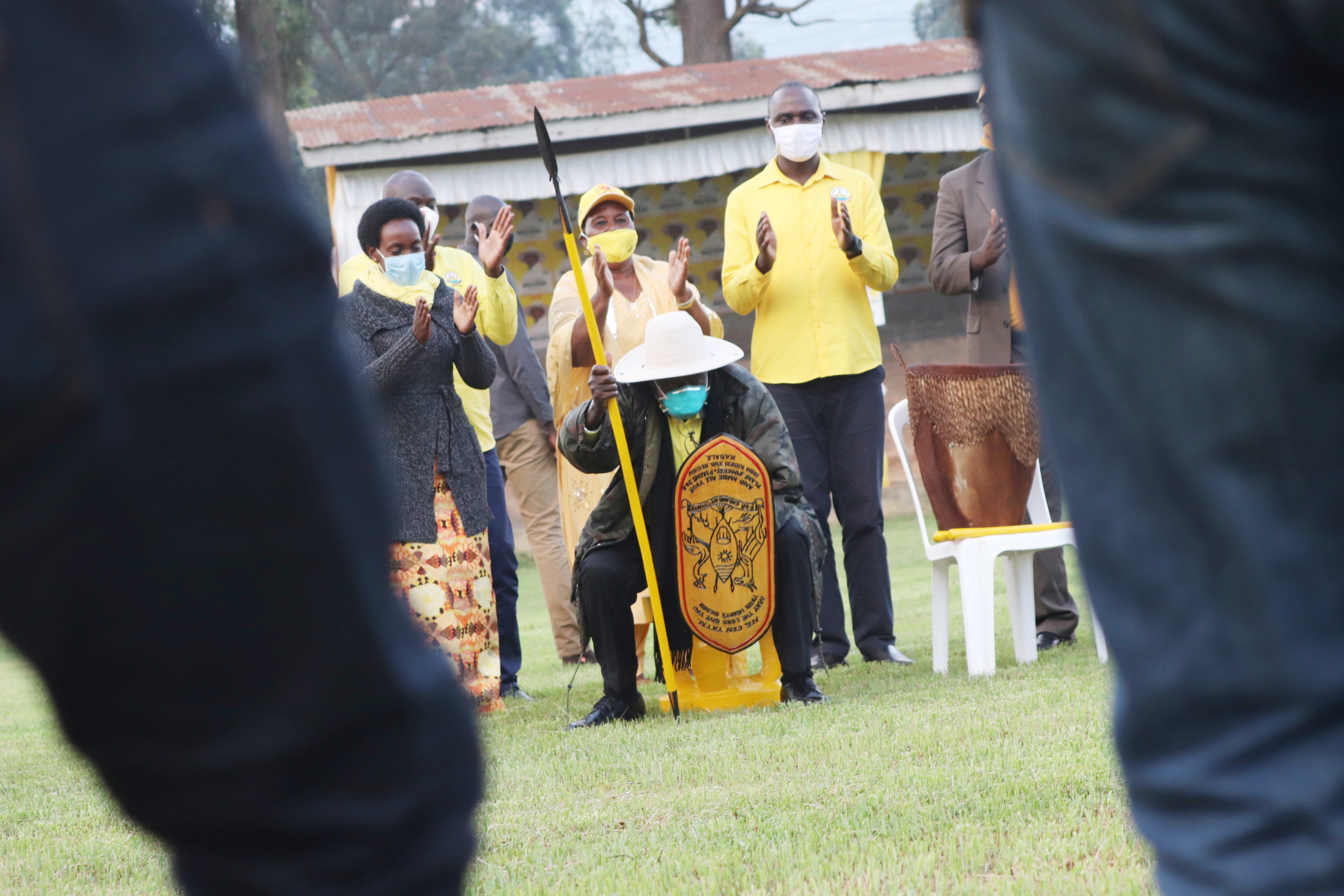 Museveni defends government on privatization as he combs Kigezi for votes