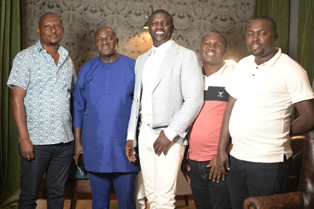 Akon meets lookalike Ugandan general Katumba Wamala