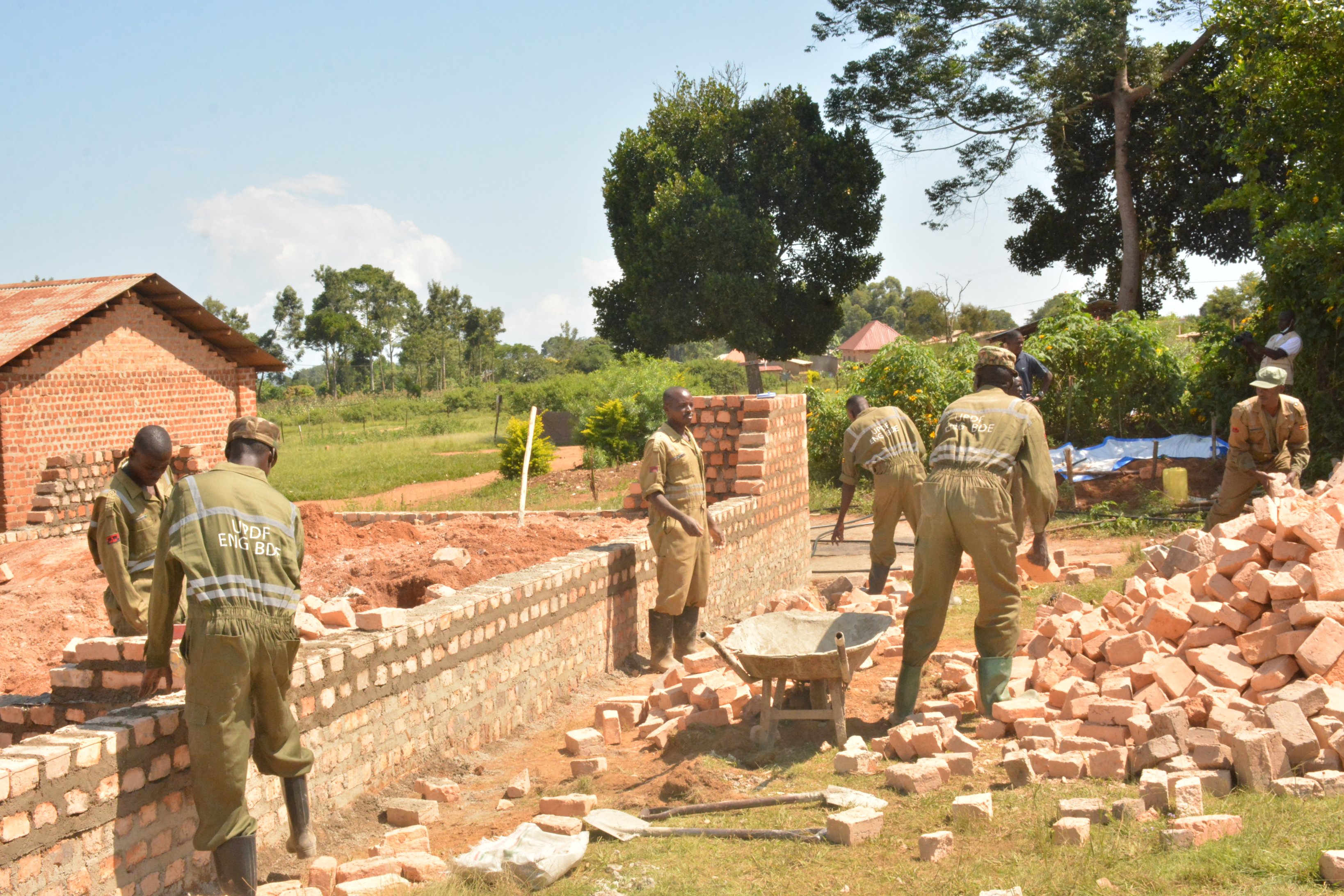 Museveni directs all gov’t school, hospital construction projects to be handled by UPDF